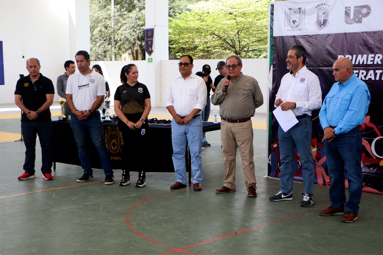 En su intervención, el rector de la Universidad de Ciencias y Artes de Chiapas (UNICACH), Juan José Solórzano Marcial indicó que esta iniciativa es muy acertada, porque busca crear lazos de amistad y competencia leal entre las instituciones.