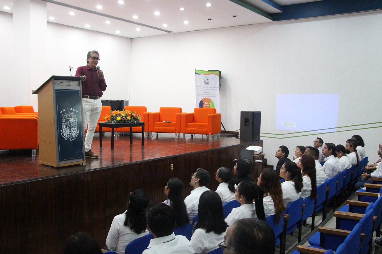Se contó con la participación del secretario académico de la Universidad de Ciencias y Artes de Chiapas, Rafael de Jesús Araujo González.