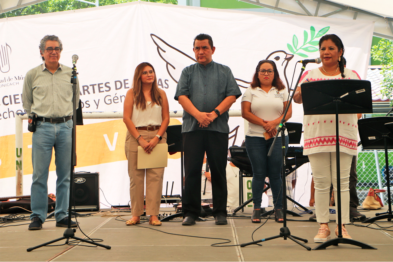 La secretaria general de la UNICACH, Magnolia Solís López convocó a las y los universitarios a sumarse a las acciones que promueven la convivencia pacífica y armónica.