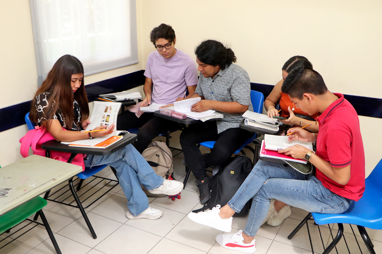 El CELE imparte sus clases en la modalidad presencial en Tuxtla Gutiérrez y virtualmente, alcanzando a alumnos en las subsedes de Acapetahua, Mapastepec y Villa Corzo.