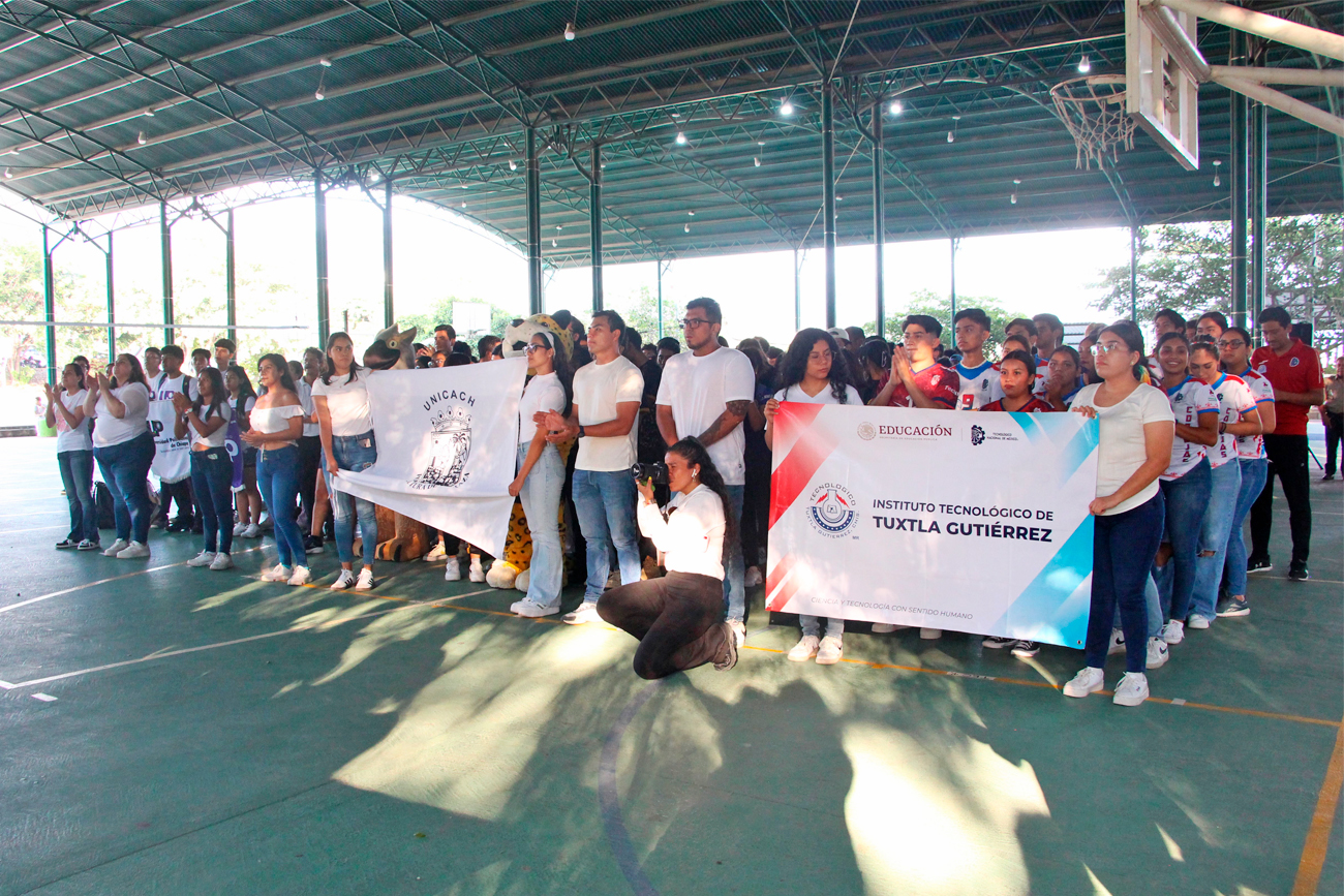 En las competencias de futbol soccer, tochito y voleibol,  participan 630 universitarios.