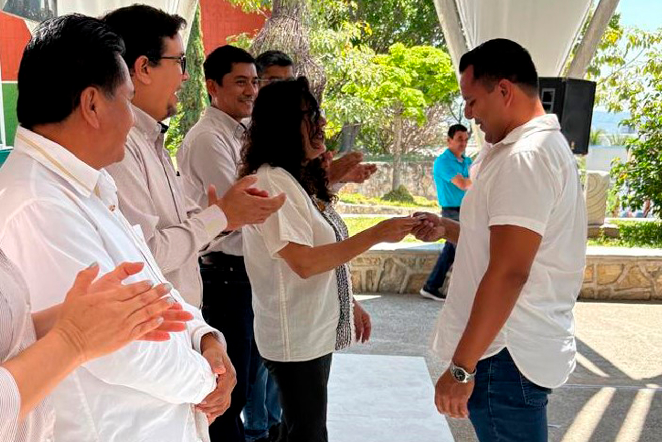 La rectora subrayó el alto nivel de preparación del cuerpo académico de la UNICACH, el cual ha sido reconocido y evaluado por diversas instancias nacionales e internacionales de acreditación.
