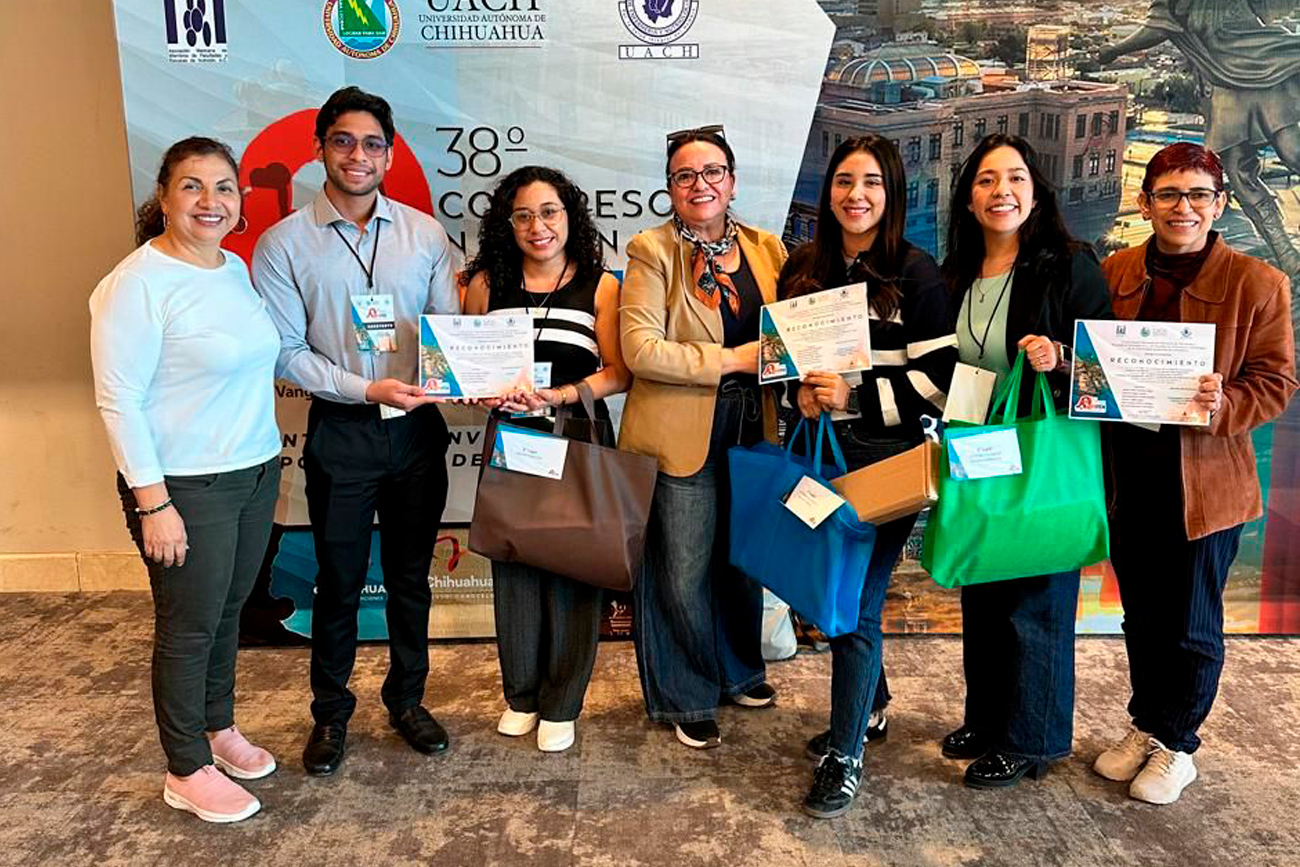 Estudiantes y docentes de la Licenciatura en Nutriología obtuvieron reconocimientos en diversas categorías.