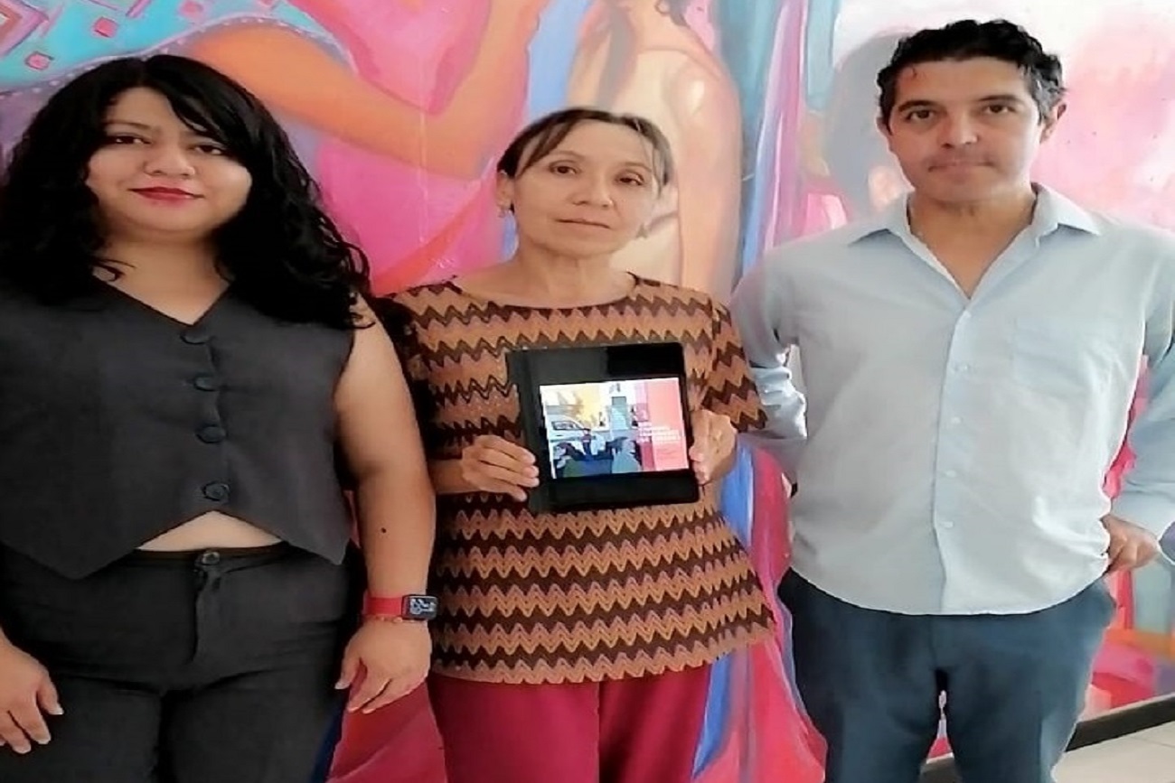 Claudia Adelaida Gil Corredor y Fabio Alexis De Ganges y diseñadora Karen Valeria Pantoja Moreno. López, docentes de la Facultad de Artes y del CESMECA-UNICACH y 