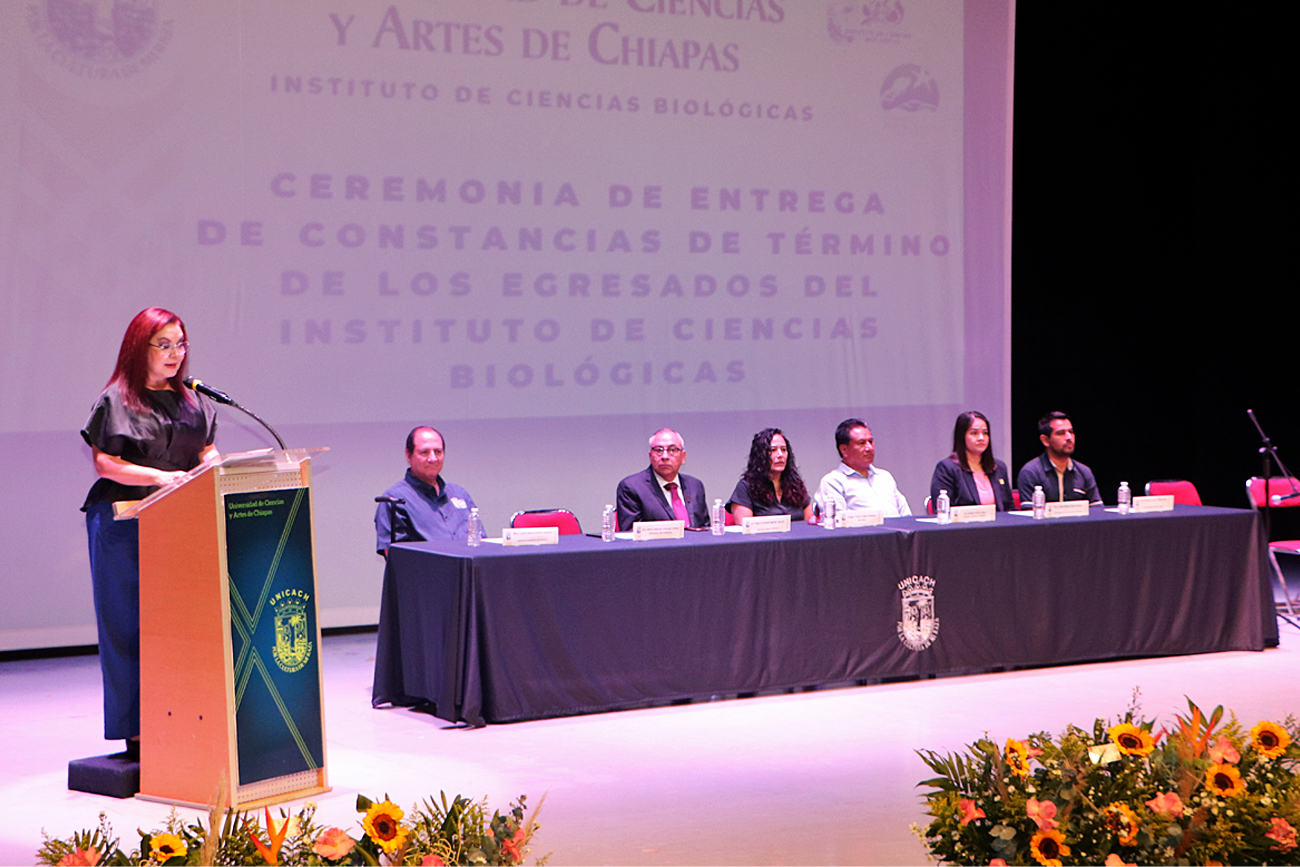 La directora del ICIBIOL, Alma Gabriela Verdugo Valdez, enfatizó que los profesionales de la biología, desempeñan un papel fundamental en la conservación de los recursos naturales.