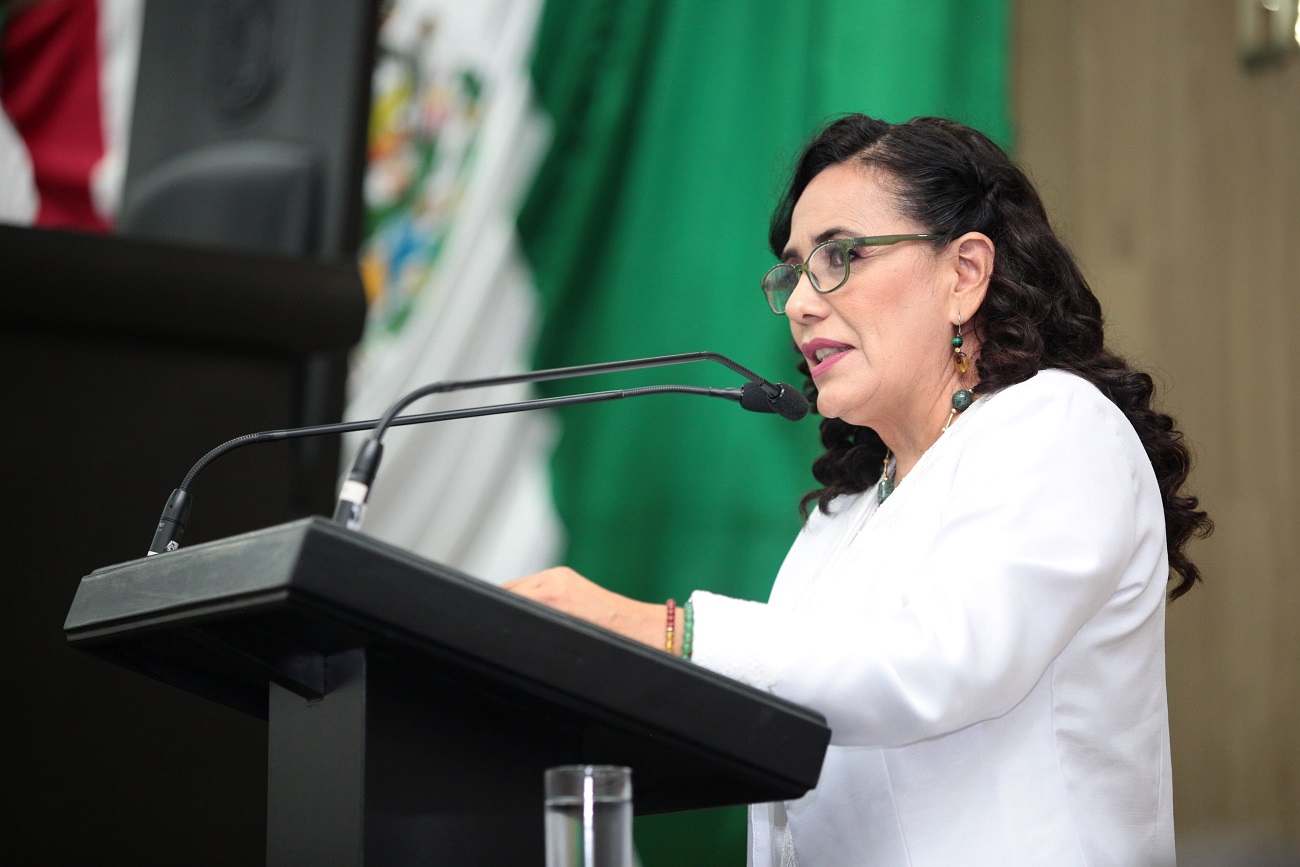  La rectora de la UNICACH, Fanny López Jiménez, expresó su agradecimiento al gobernador de Chiapas por impulsar la iniciativa, así como a las y los legisladores por respaldarla de manera unánime.