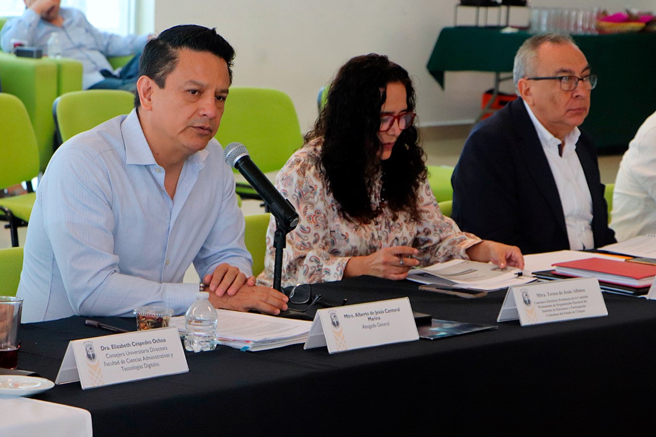 El abogado general reconoció el aporte de cada uno de los participantes en la Comisión de Legislación Universitaria, que fue de gran valía para concretar el reglamento.