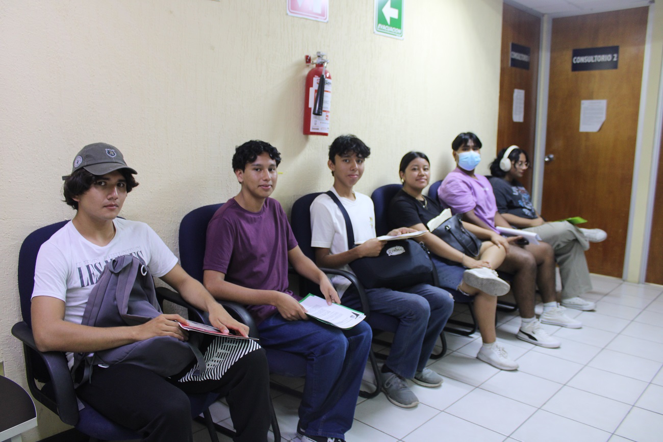 La atención está dirigida a alumnos de nuevo ingreso de todas las licenciaturas que ofrece la universidad.
