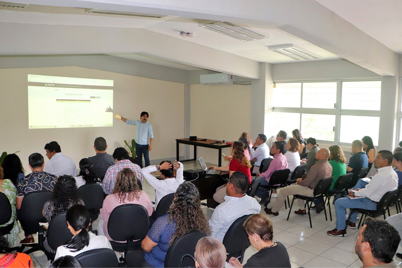 Se explicó el procedimiento para la presentación, revisión y autorización de proyectos, se aclararon dudas y se presentó un catálogo con 53 servicios universitarios.