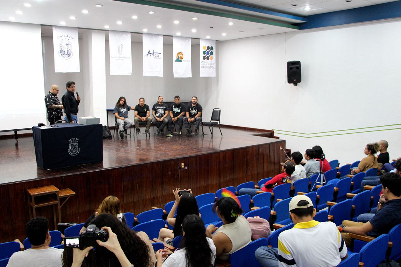 Rigoberto Flecha Gutiérrez, adscrito al Departamento de Archivo Histórico de Chiapas-Unicach, entrevistó a integrantes de los grupos Luz Verde y After Death.