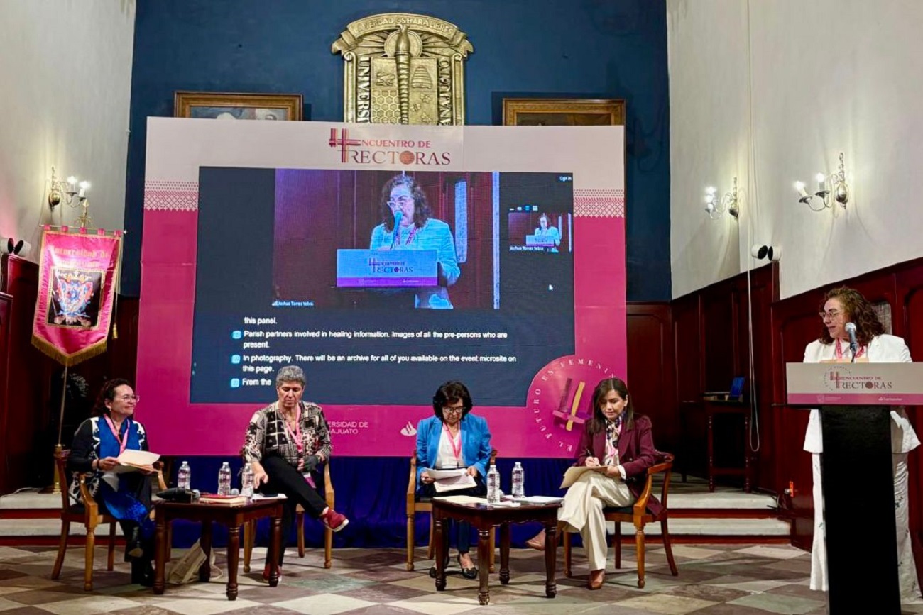 Fanny López Jiménez participa en Cuarto Encuentro de Rectoras.