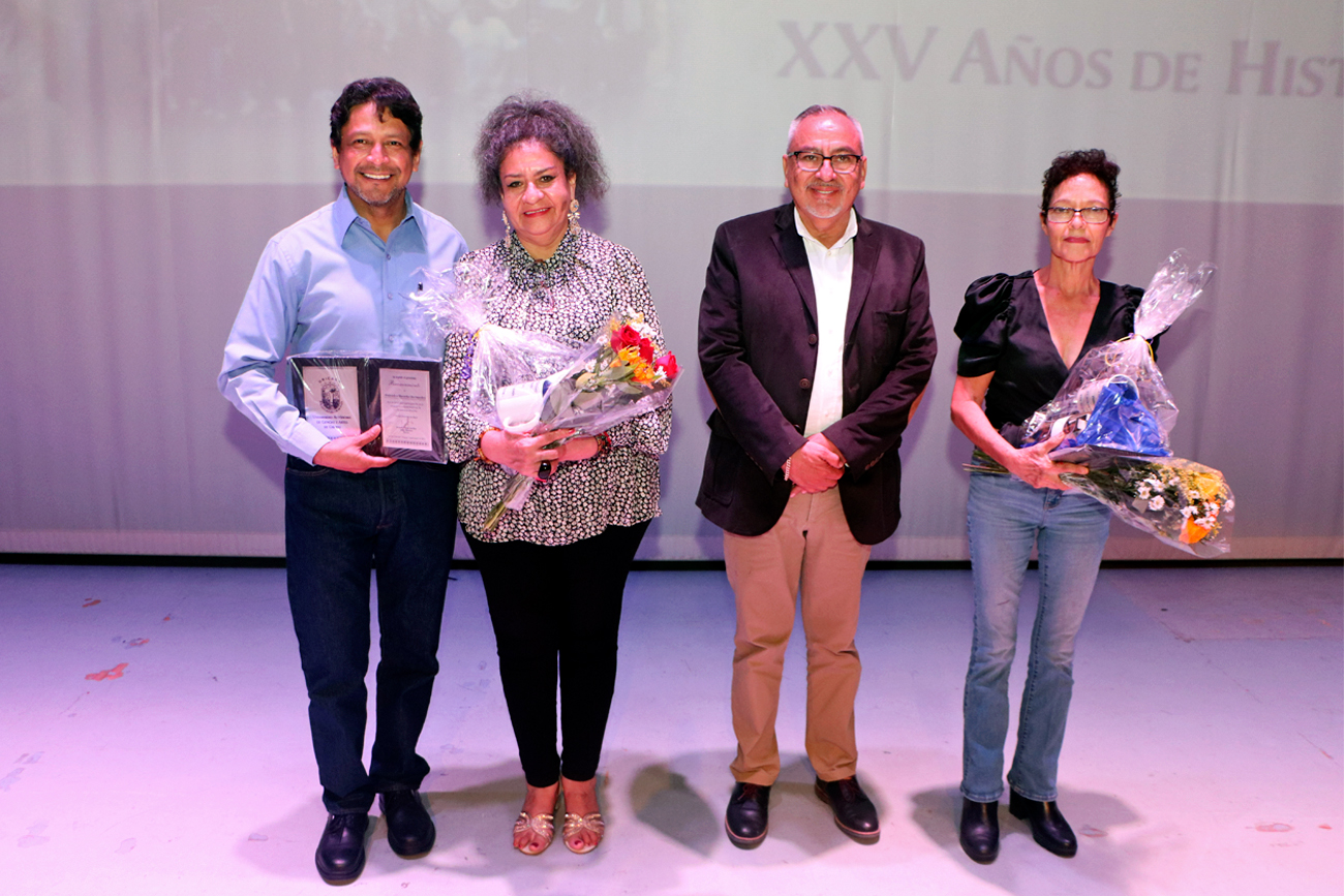 En la clausura del evento se entregaron reconocimientos a docentes fundadores.