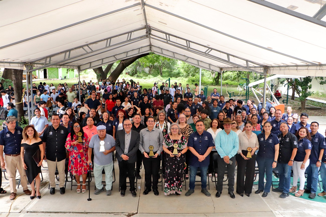 50 aniversario de la fundación de esta unidad académica.