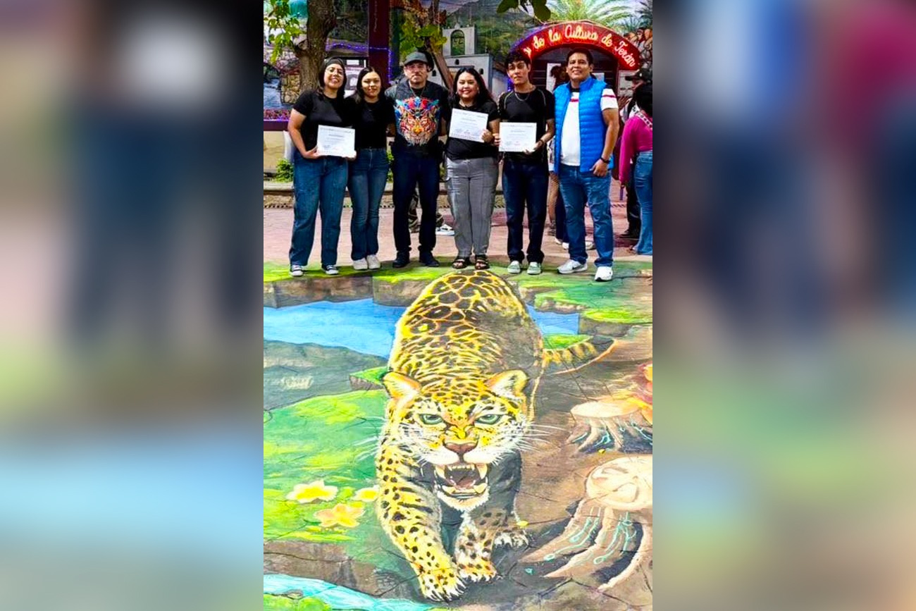 Estudiantes de la Universidad Autónoma de Ciencias y Artes de Chiapas (UNICACH), pintaron “Rugido entre fracturas”.