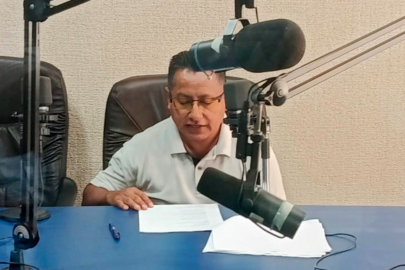 El Resplandor del ser: homenaje multilingüe a la poeta