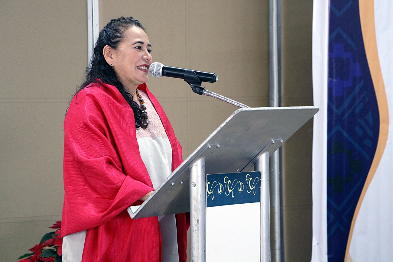 La rectora de la UNICACH, Fanny López Jiménez.