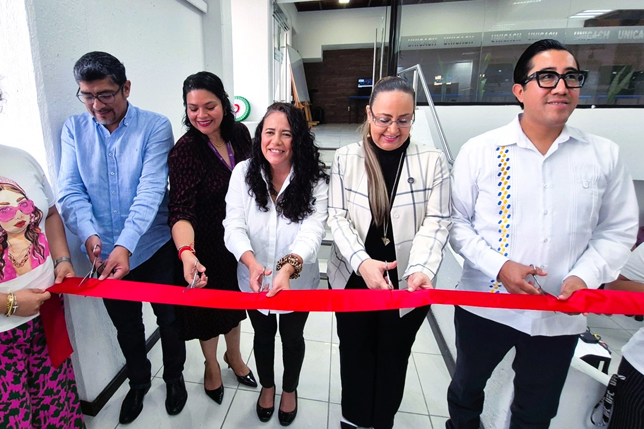 Inauguración de la primera Aula de Alfabetización Digital