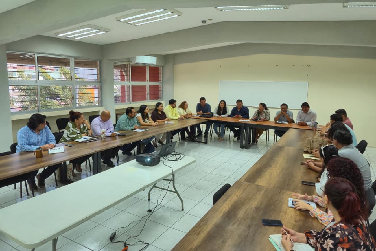 Dicho plan, contempla acciones enfocadas a la extracción de raíces, limpieza de registros, reparación y sustitución de tuberías, rehabilitación de sanitarios y accesorios, mantenimiento de carpintería, entre otros rubros.