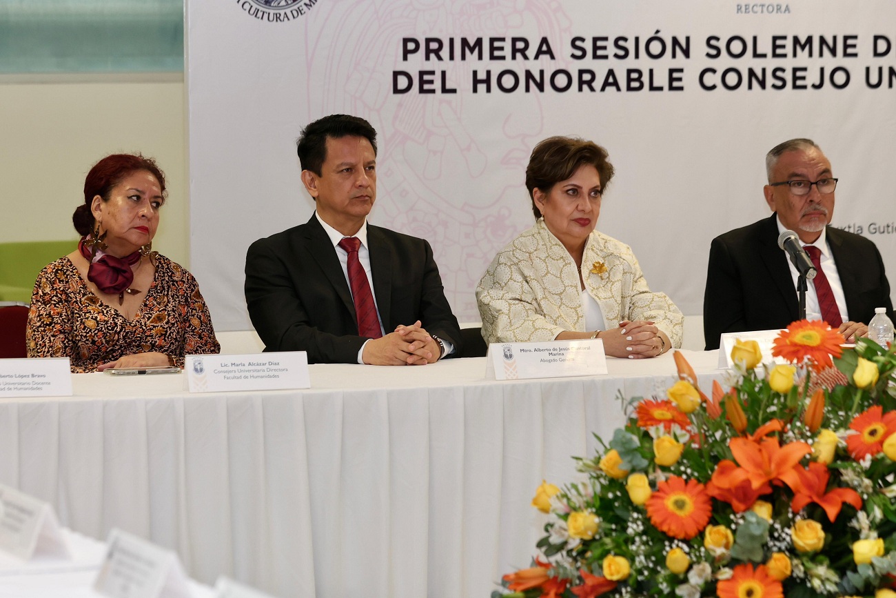 la presidenta de la Honorable Junta Directiva, Laura Elena Sotelo Santos