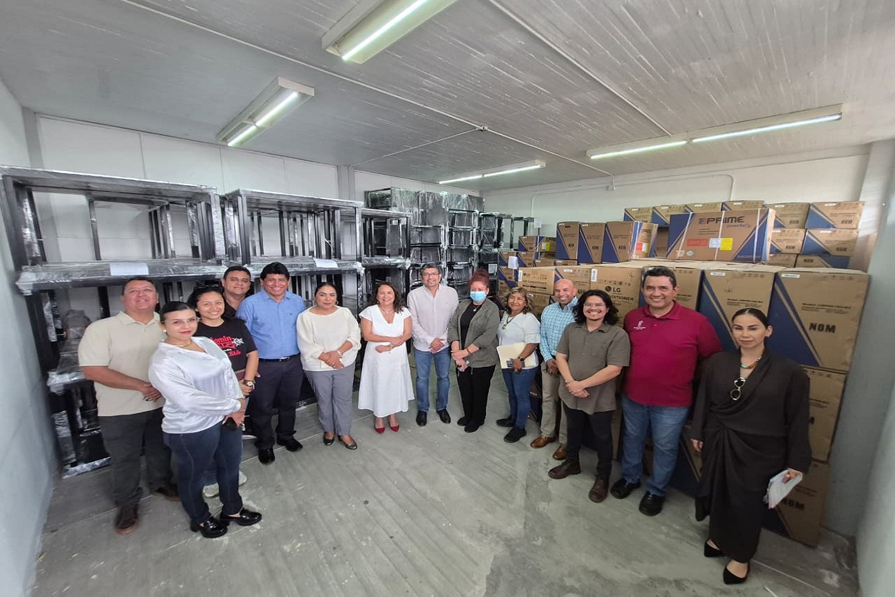 “Estas acciones nos permiten avanzar en la atención de un rezago histórico de la UNICACH en equipamiento, dignificando los espacios universitarios y fortaleciendo la formación integral de nuestras y nuestros estudiantes”