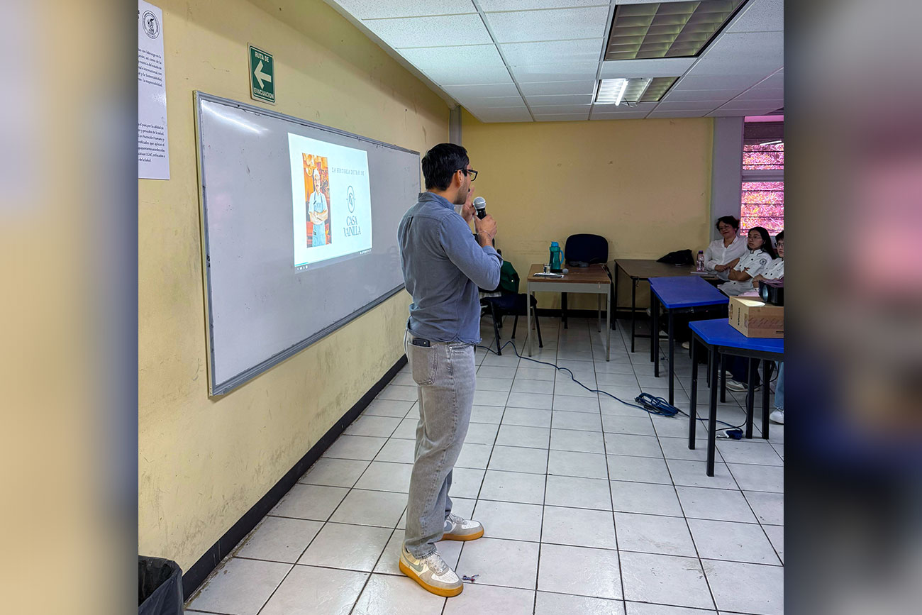 Comparten caso de éxito con estudiantes de Gastronomía de la UNICACH