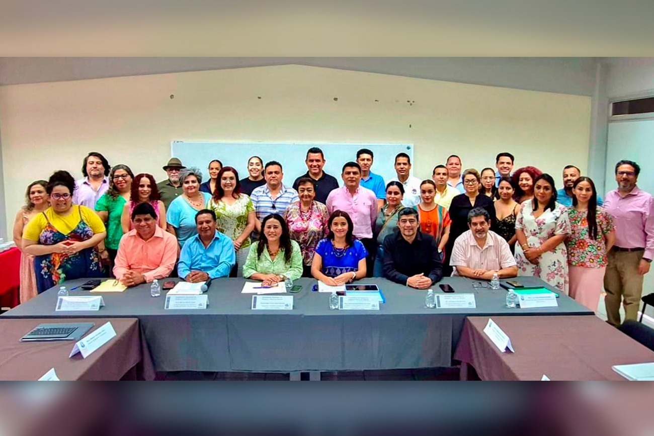 López Jiménez subrayó que la evaluación académica e institucional, tanto interna como externa, incide de manera directa en la calidad de los programas educativos que sustentan los servicios que brinda esta casa de estudios