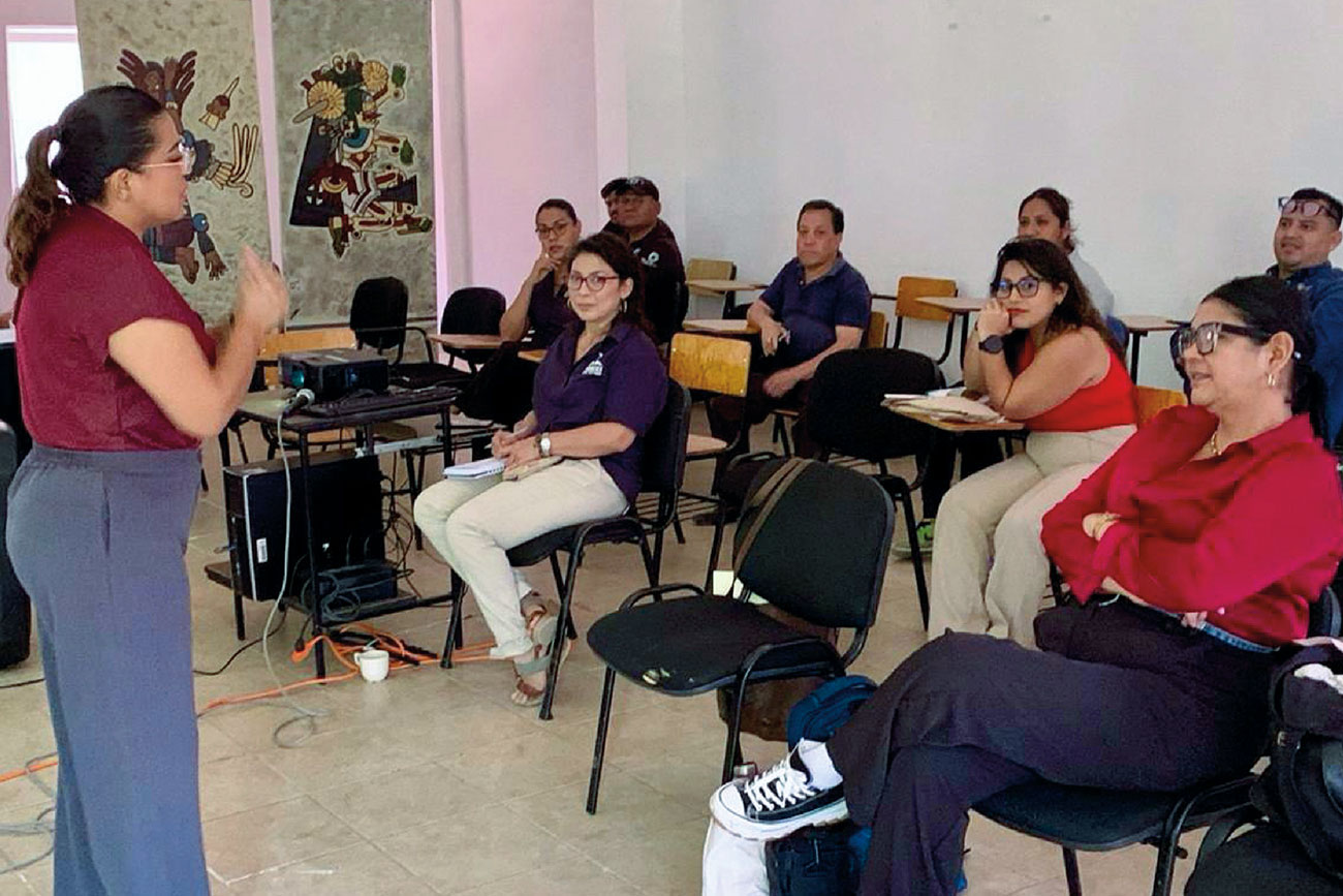    Capacita UNICACH a personal sobre educación inclusiva