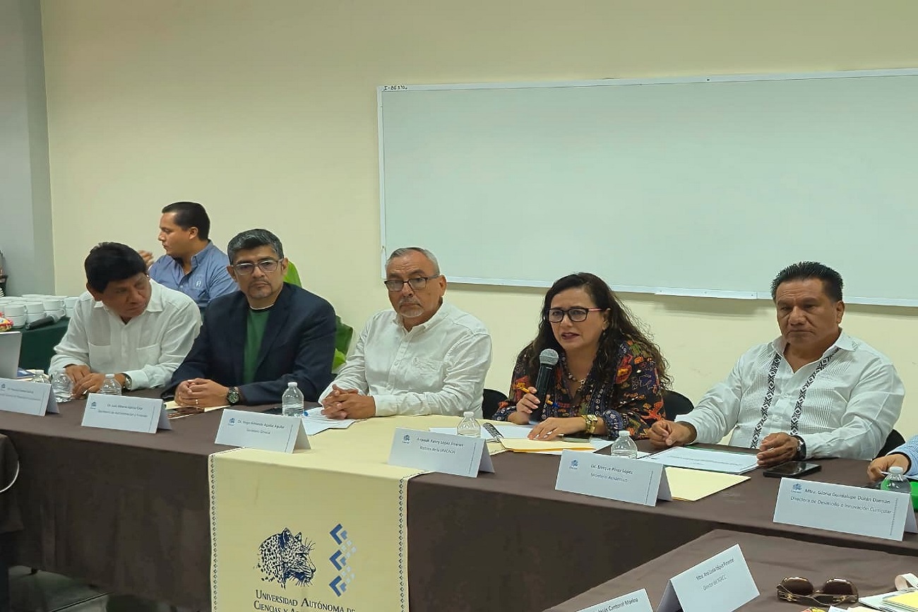 La rectora de la UNICACH, Fanny López Jiménez, encabezó la Primera Reunión Ordinaria 2026 de la Comisión Institucional de Admisión.
