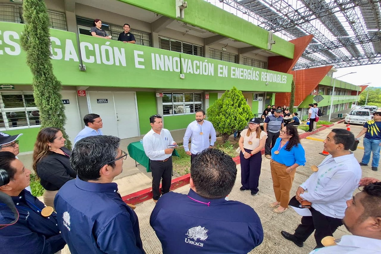 La rectora  de la UNICACH, Fanny López Jiménez, convocó a las autoridades municipales a consolidar una gran alianza por el futuro de la juventud y la educación superior en Chiapas.