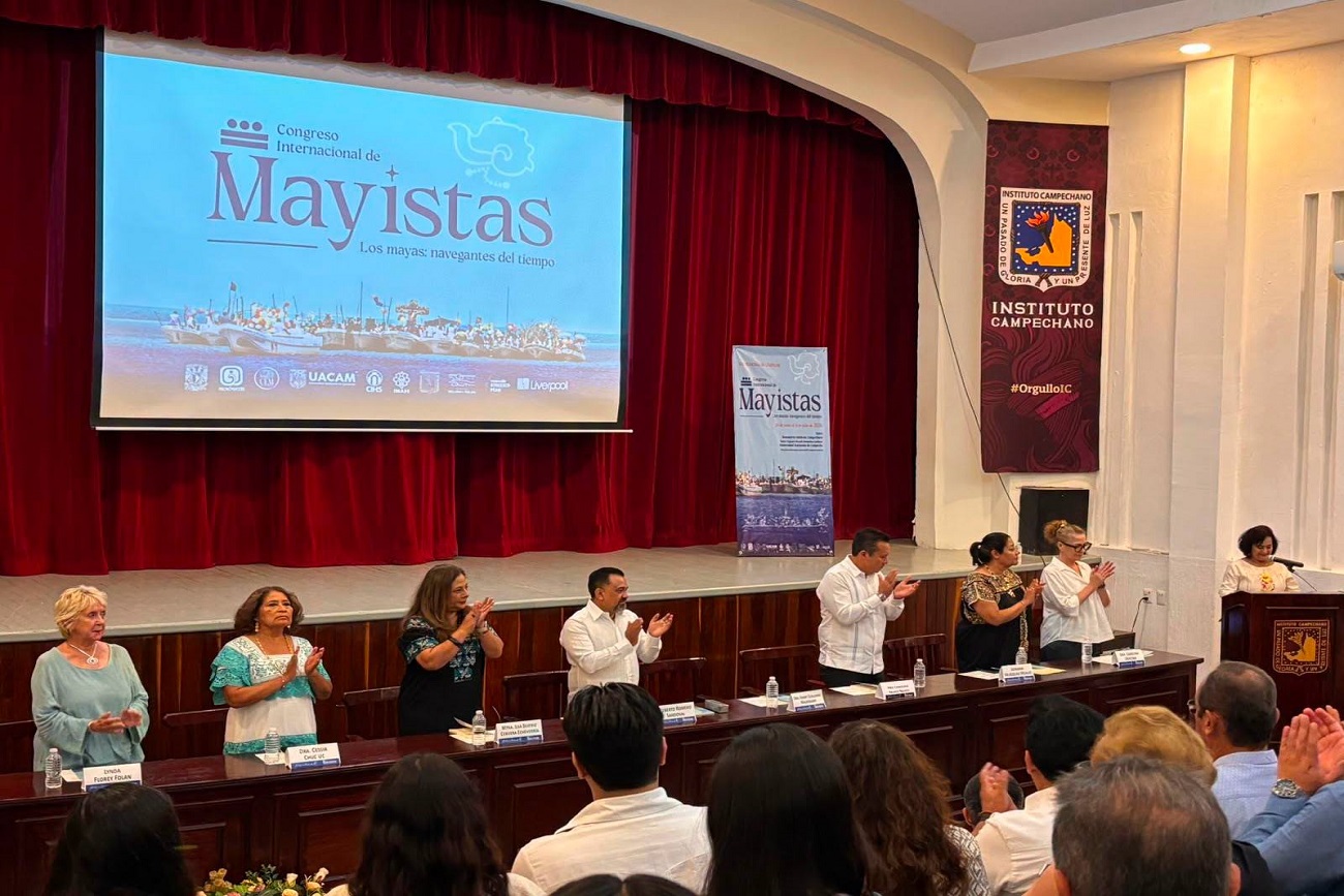 la rectora de la UNICACH es arqueóloga de profesión y, antes de asumir la Rectoría, se desempeñó como profesora y coordinadora de la Licenciatura en Arqueología, con sede en Chiapa de Corzo, programa académico del que también es fundadora.