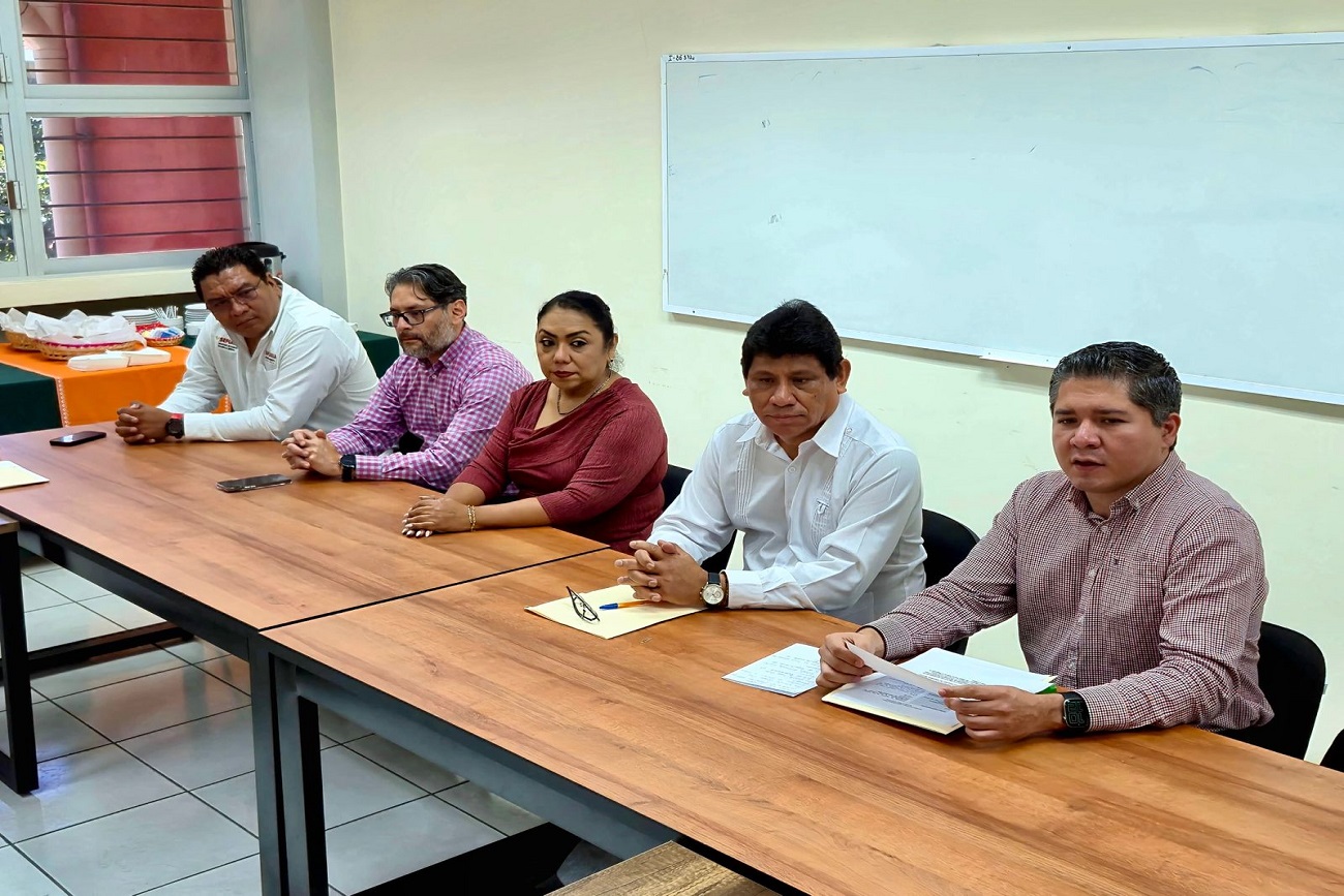 Docentes y estudiantes participan en la Guía Consultiva de Desempeño Municipal 2026, que evalúa a 10 ayuntamientos de Chiapas
