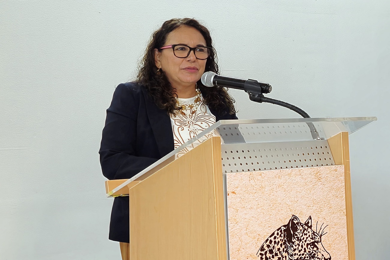 Rectora Fanny López Jiménez y el titular de salud estatal, Luis Ignacio Avendaño, firman convenio de cooperación interinstitucional