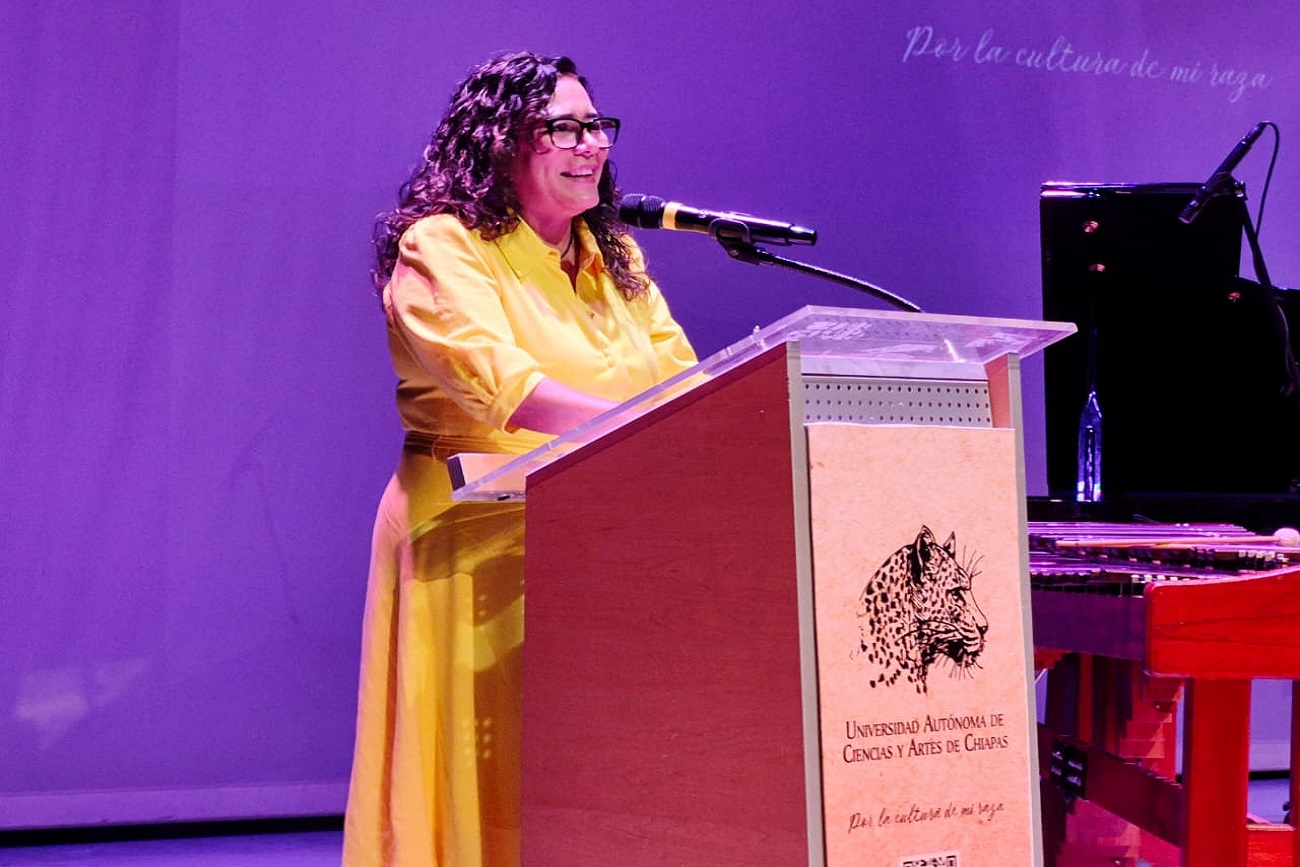 Rectora, Fanny López Jiménez firma acuerdo que ratifica compromiso con una universidad más justa, humana e incluyente