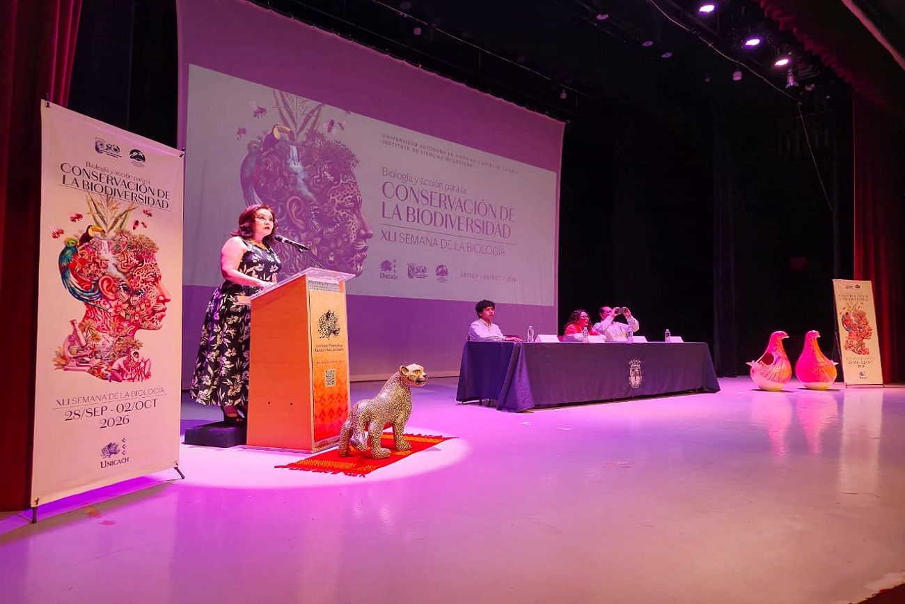 la directora del Instituto de Ciencias Biológicas, Alma Gabriela Verdugo Valdez, alentó al estudiantado de las licenciaturas en Biología, Biología Marina y Manejo de Recursos Hídricos,  a aprovechar este espacio de intercambio académico.