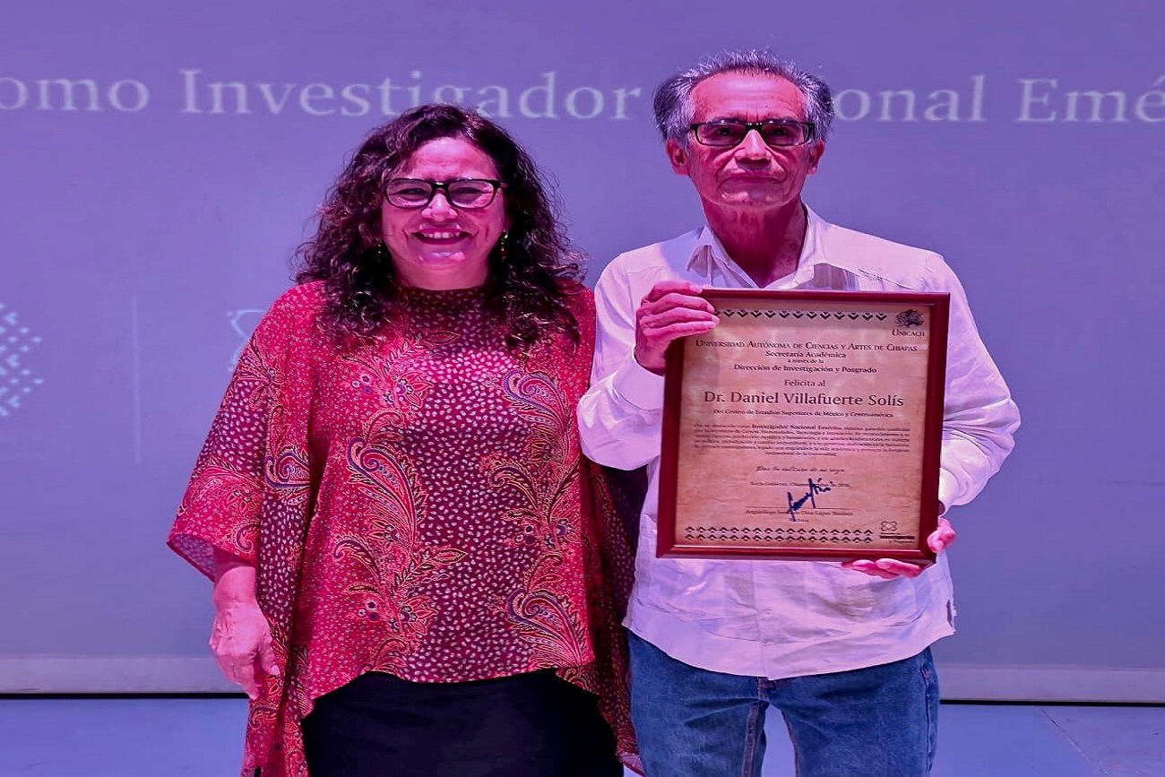 Daniel Villafuerte Solís recibió reconocimiento como Investigador Nacional Emérito del SNII; orgullo unicachense: rectora Fanny López Jiménez   