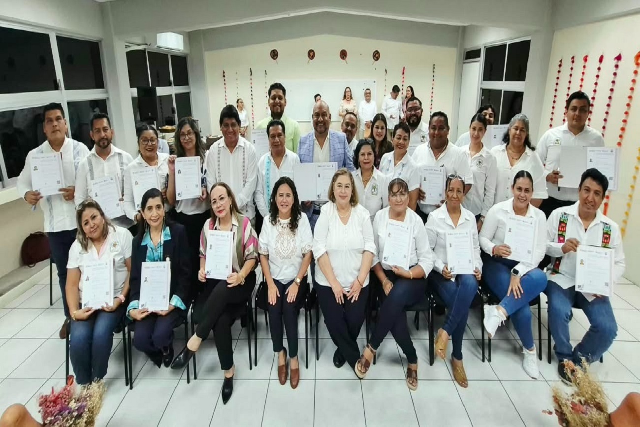 Finalmente, invitó a las y los integrantes de la Red Internormales Campeche–Chiapas a asumir este logro como un punto de partida para continuar su preparación y poner sus conocimientos y capacidades al servicio de la sociedad.