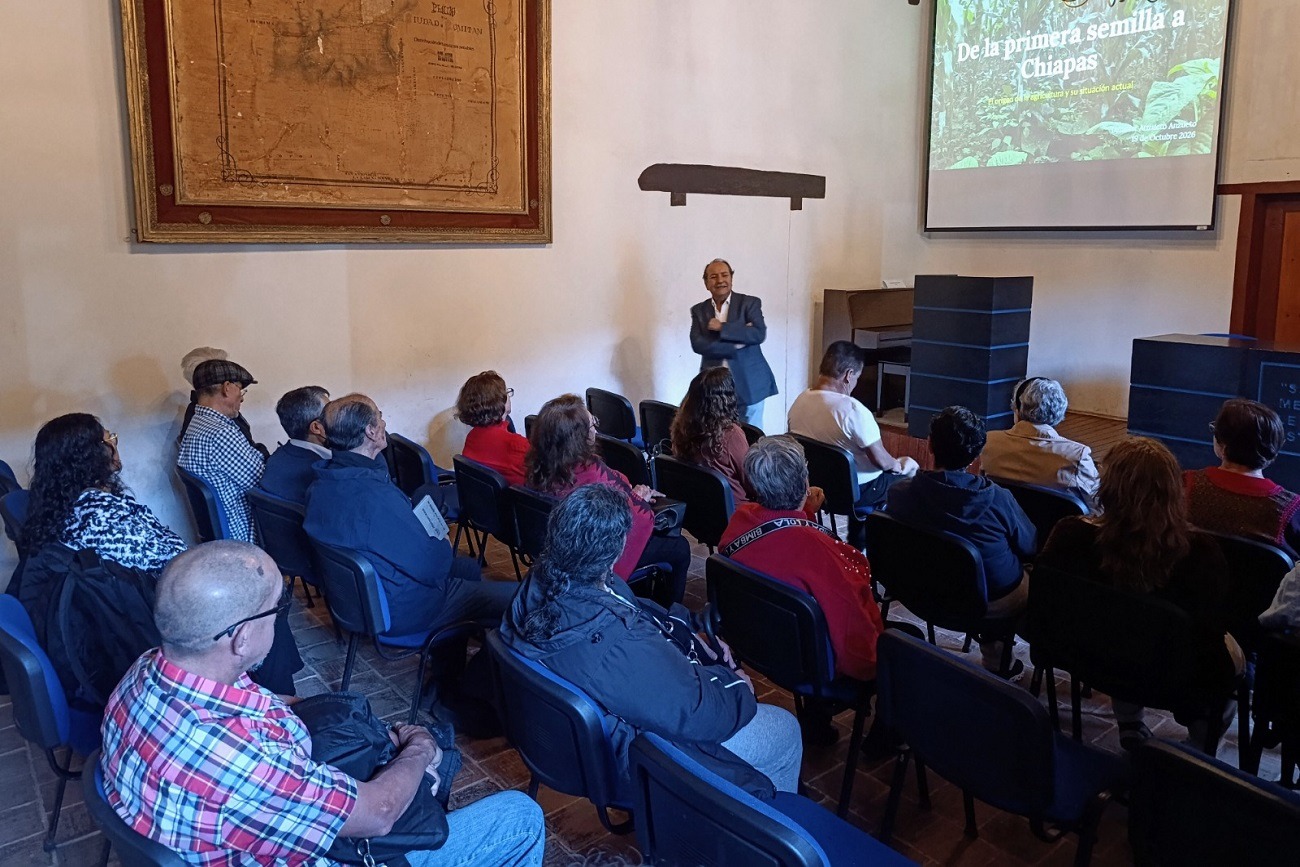 Dialogan en UNICACH Mayor Comitán sobre la importancia histórica y actual de la agricultura