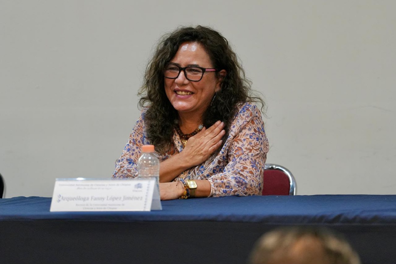 La rectora reconoció la iniciativa de la Facultad de Ciencias Humanas y Sociales, que permitió a las y los egresados recuperar, sistematizar y analizar sus experiencias en las actividades de alfabetización
